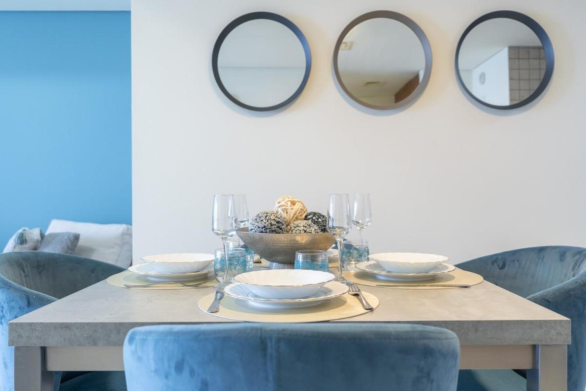 Daire Stunning 1-bedroom With Marina Views *