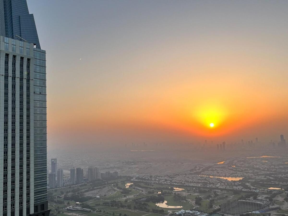 Daire Stunning 1-bedroom With Marina Views Dubai