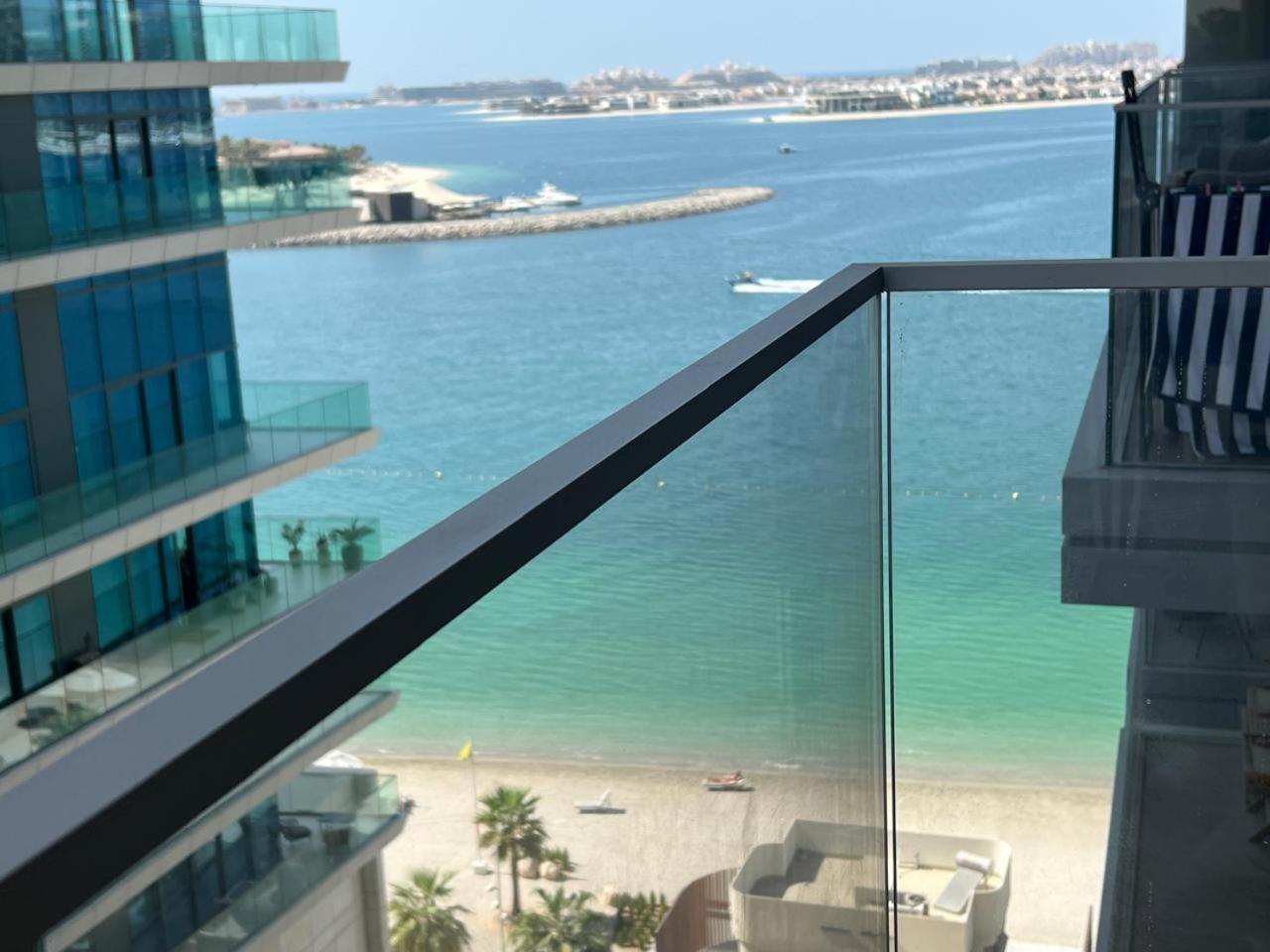 Daire White Sage Sun And 1br At Isle Emaar Beachfront *
