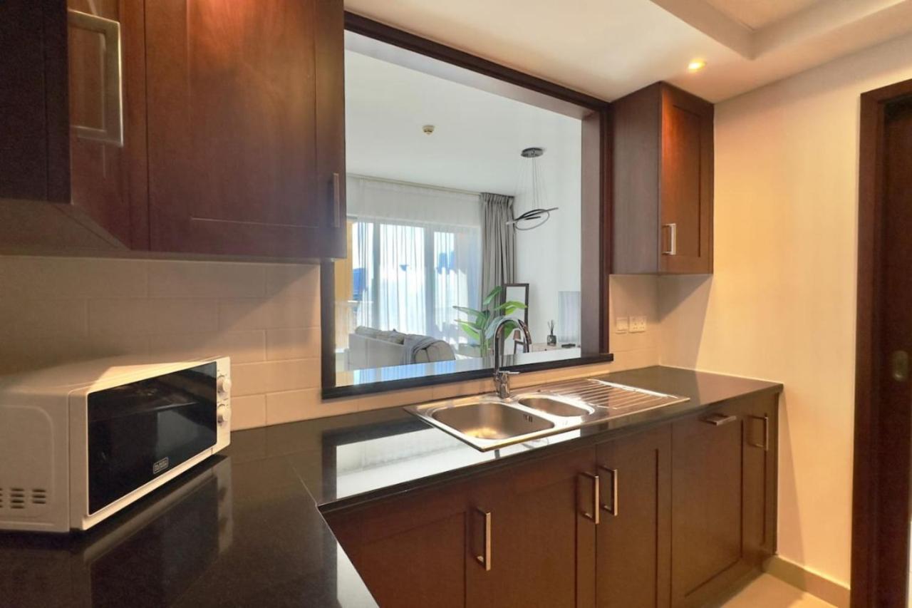 Apartment 1br High Floor At Boulevard 29 Near Mall By Vibel