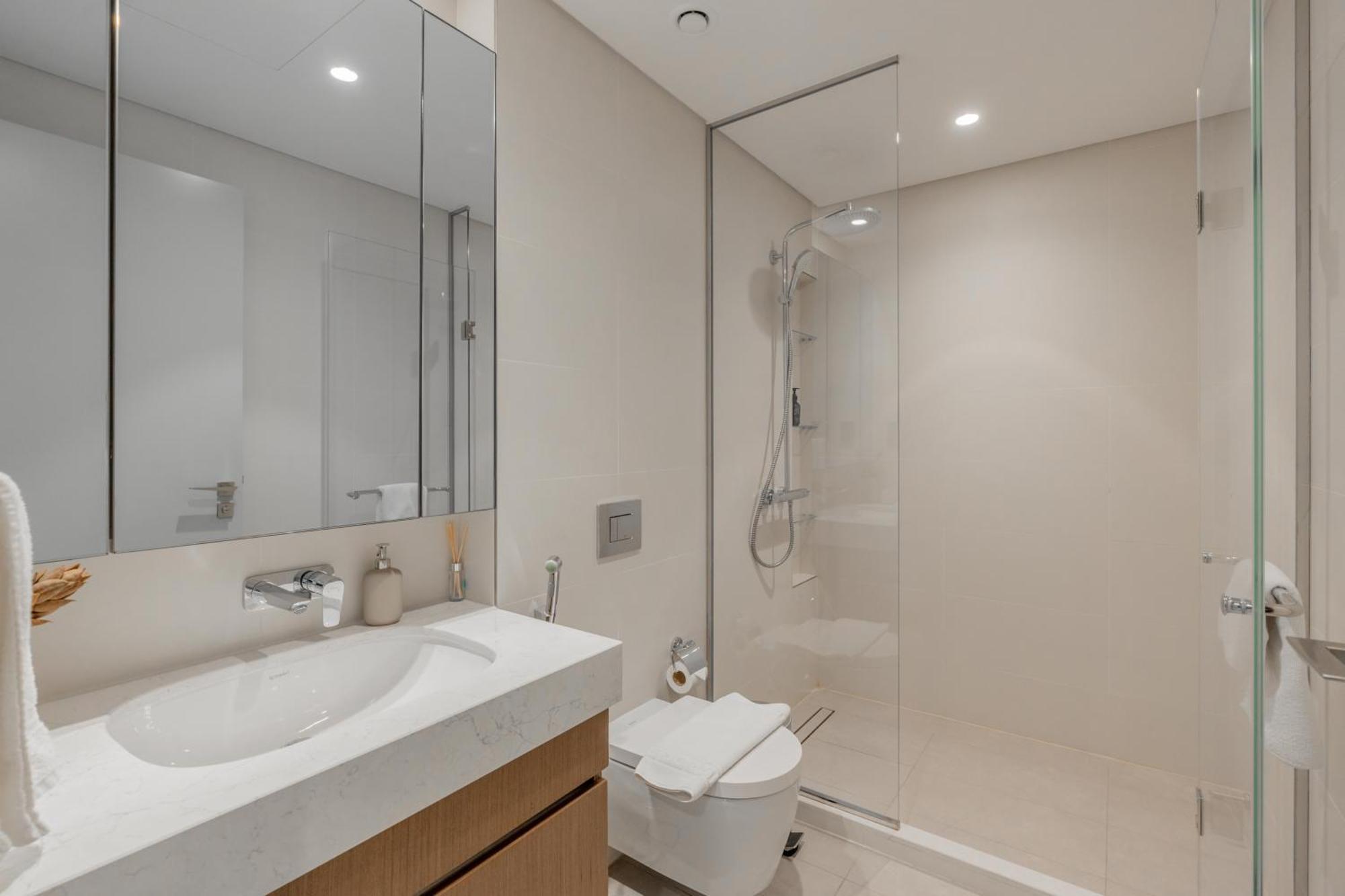 White Sage Sun And 1br At Isle Emaar Beachfront