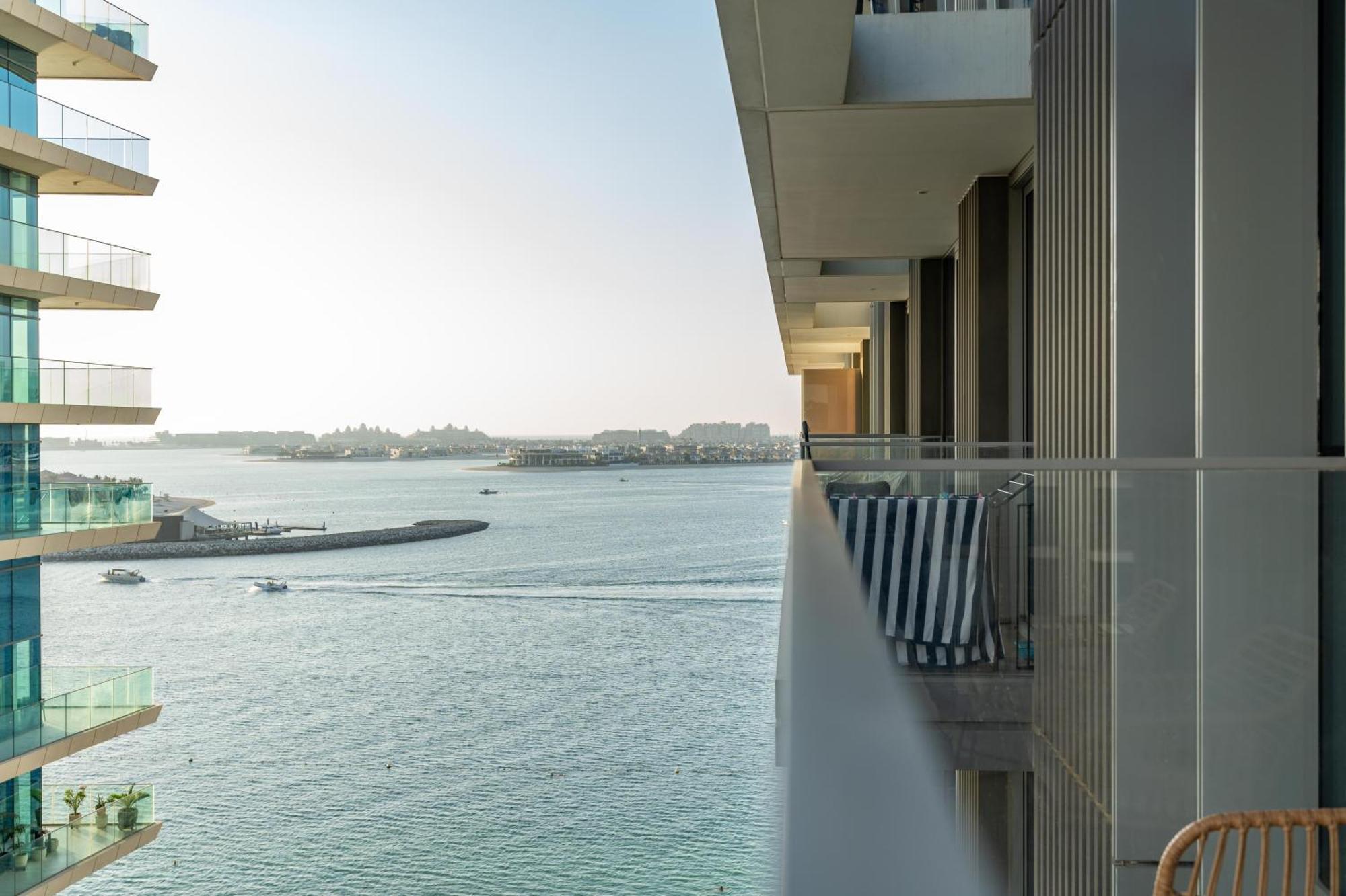 White Sage Sun And 1br At Isle Emaar Beachfront * Dubai