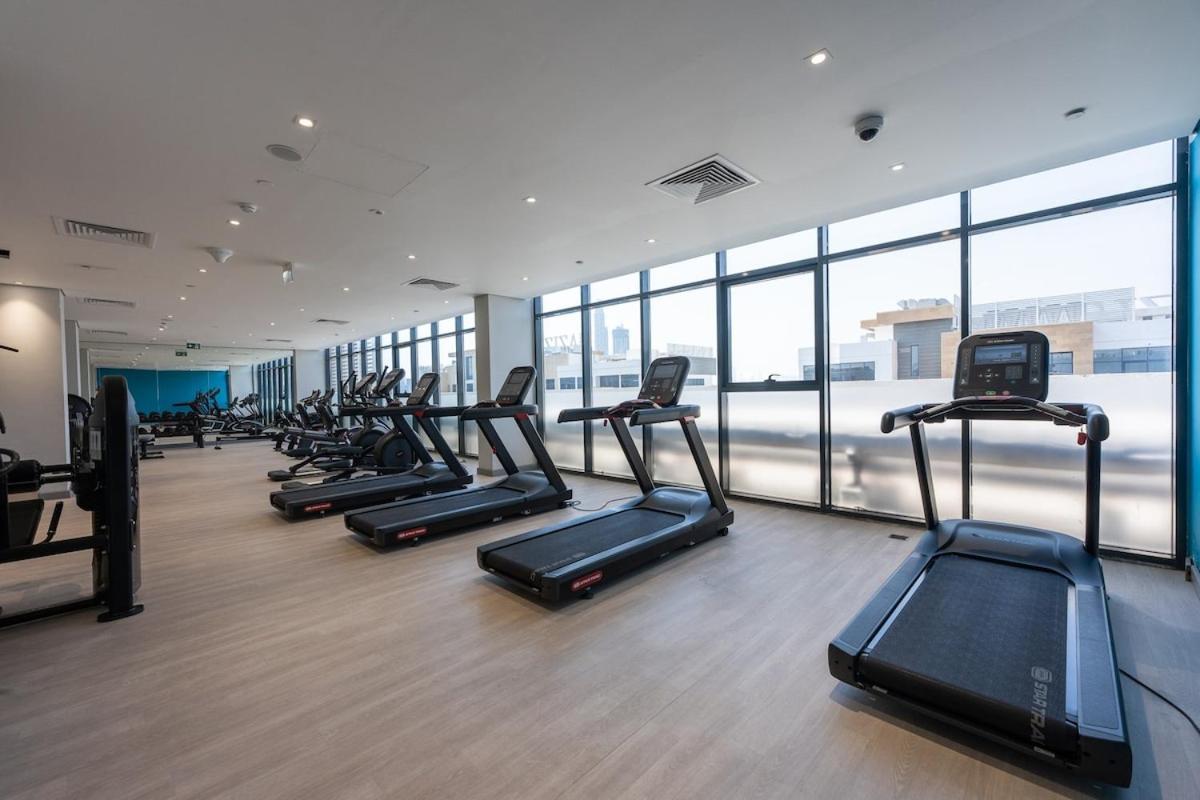 Elegant Near Business Bay Modern Comfort With Balcony Views * Dubai