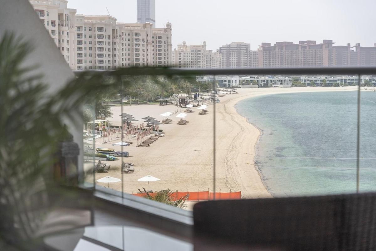 Apartment Sleeps 4 With The Palm Beach View Dubai