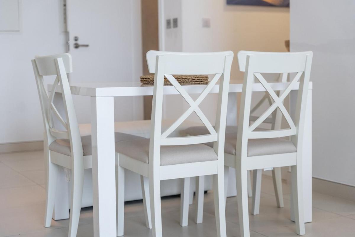 Apartment Sleeps 4 With The Palm Beach View *