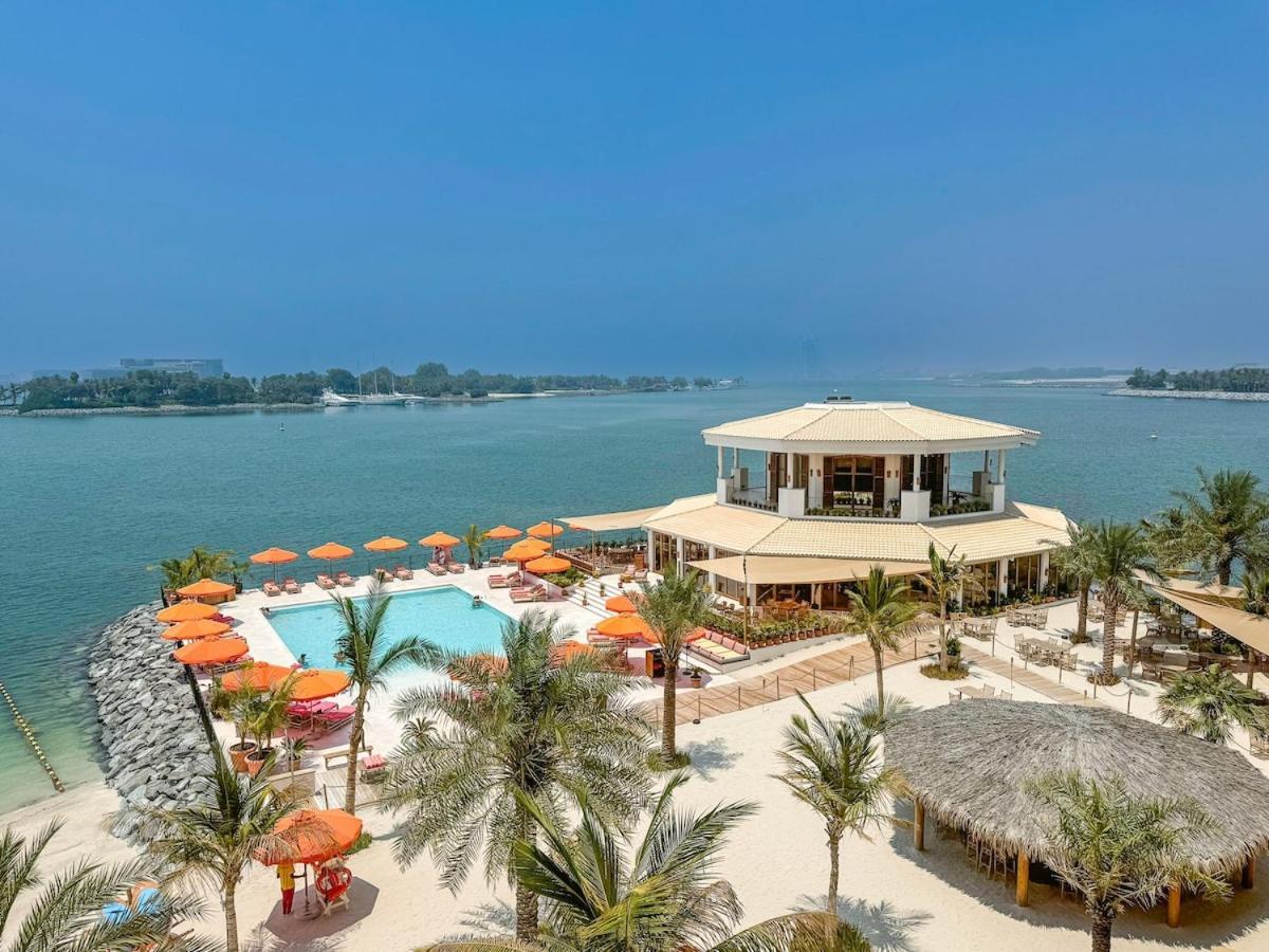 Sleeps 4 With The Palm Beach View *