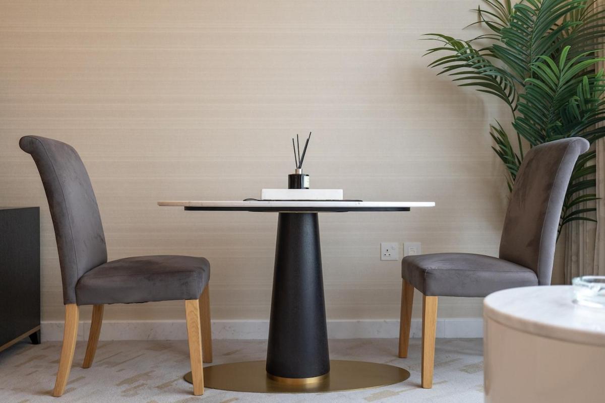 Serene Seaside Studio On Palm Jumeirah Apartment *