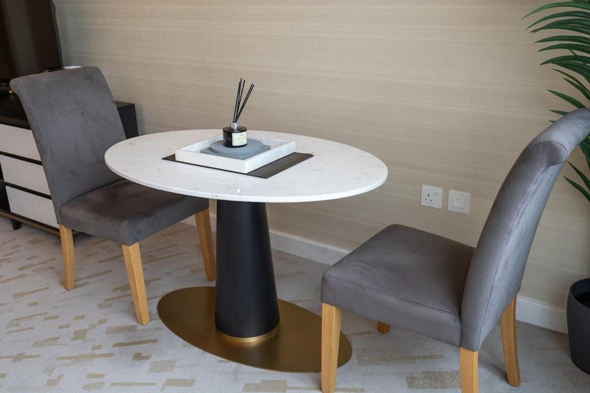 Serene Seaside Studio On Palm Jumeirah Apartment Dubai