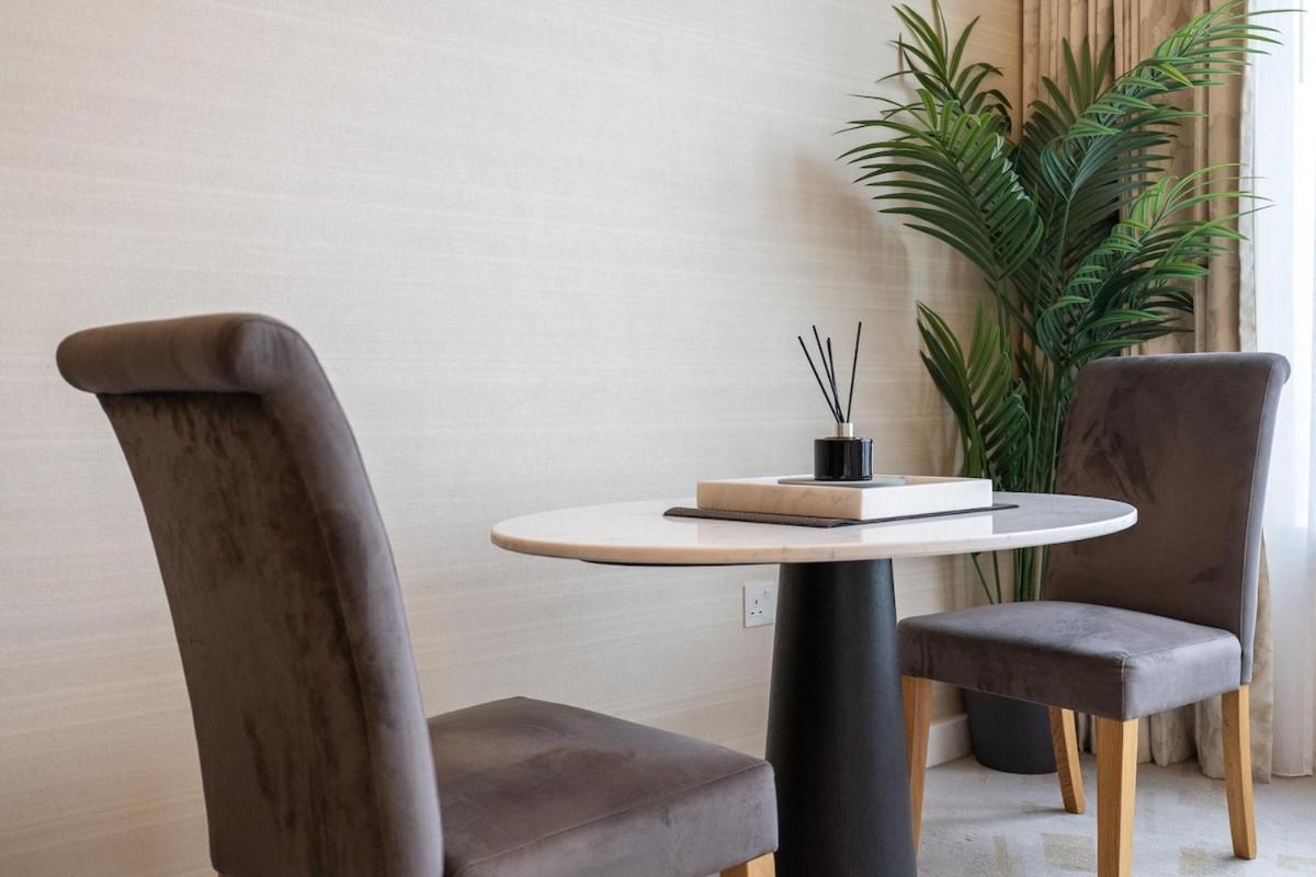 Serene Seaside Studio On Palm Jumeirah Apartment