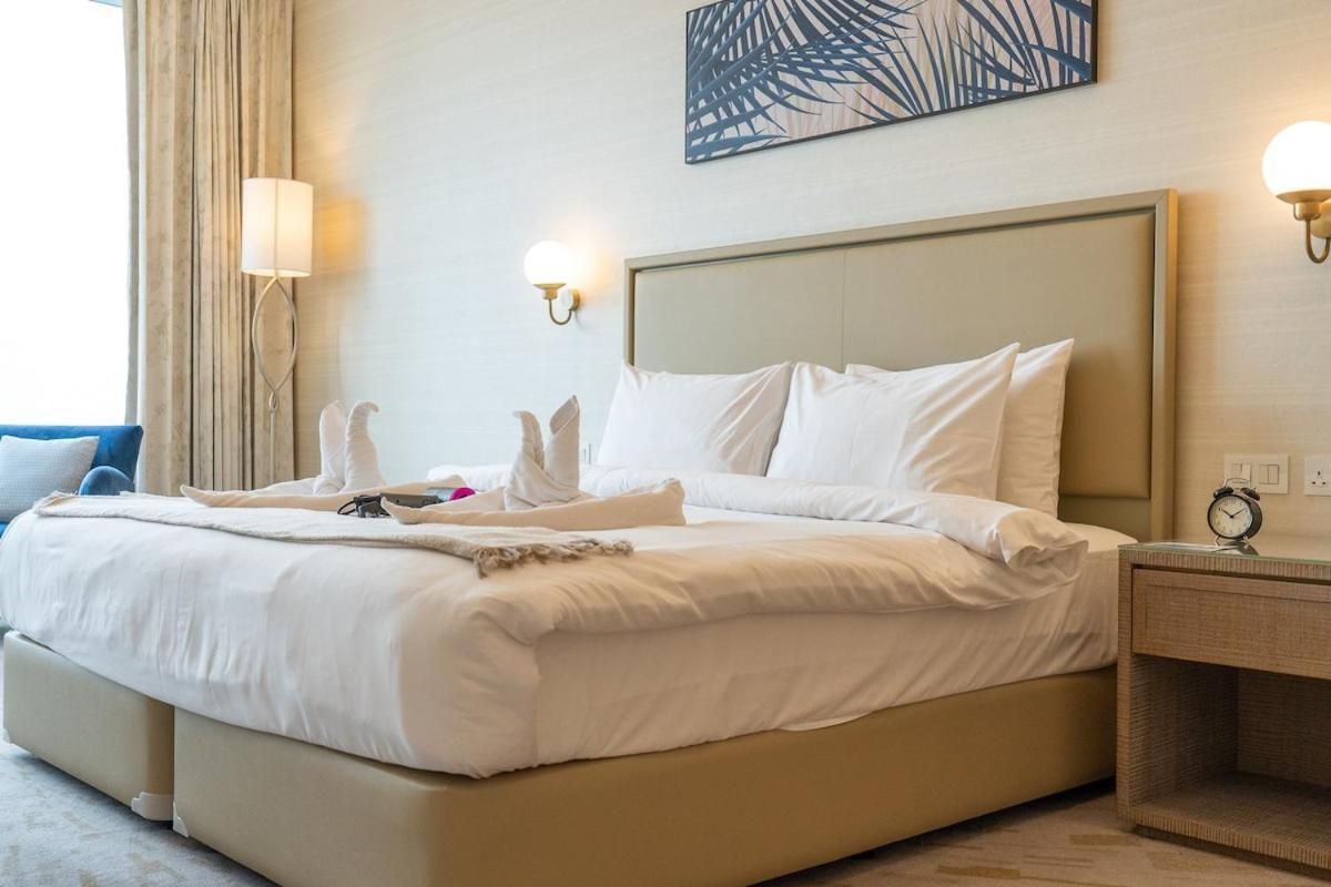 Serene Seaside Studio On Palm Jumeirah Apartment