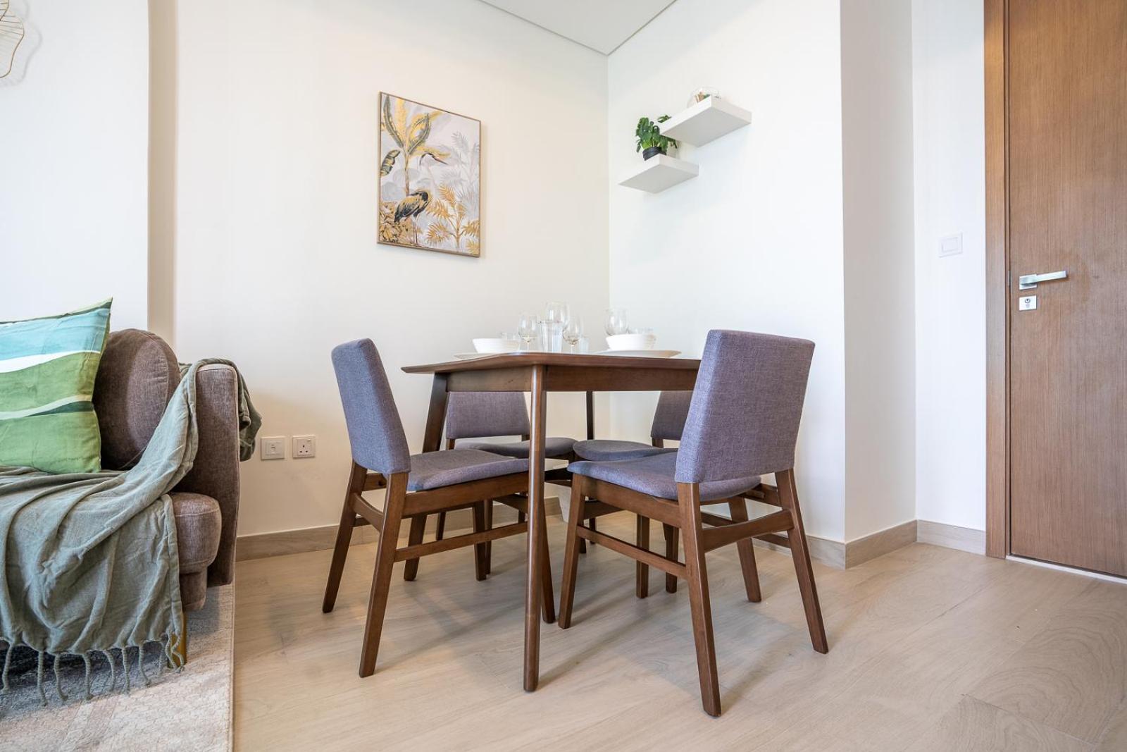 Rh - Stunning Canal View 01 Bedroom With Amenities, Newly Furnished Apartment