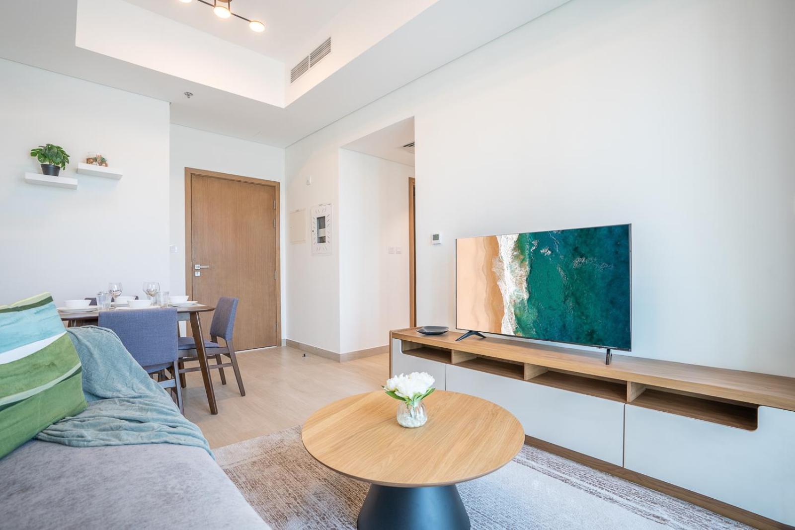 Rh - Stunning Canal View 01 Bedroom With Amenities, Newly Furnished * Dubai