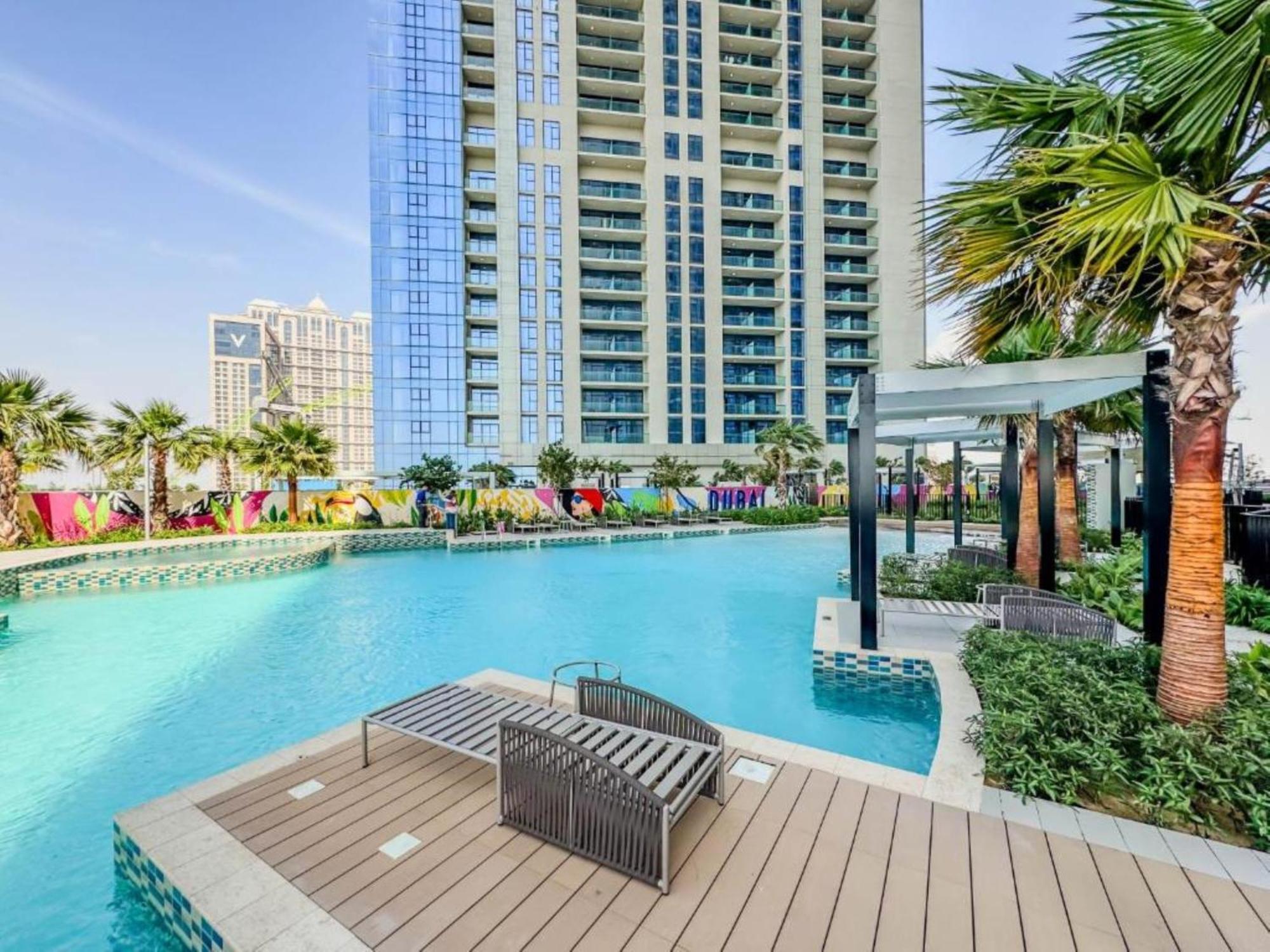 Exclusive Stylish 2br With Peaceful Views By Deluxe Homes