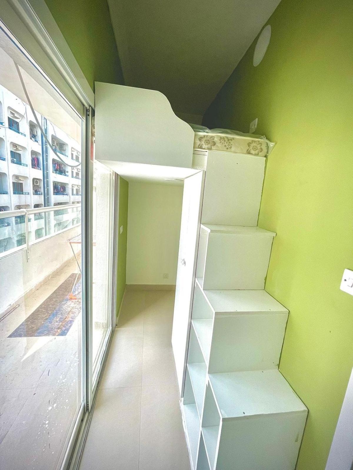 Partition Love hotel Dubai