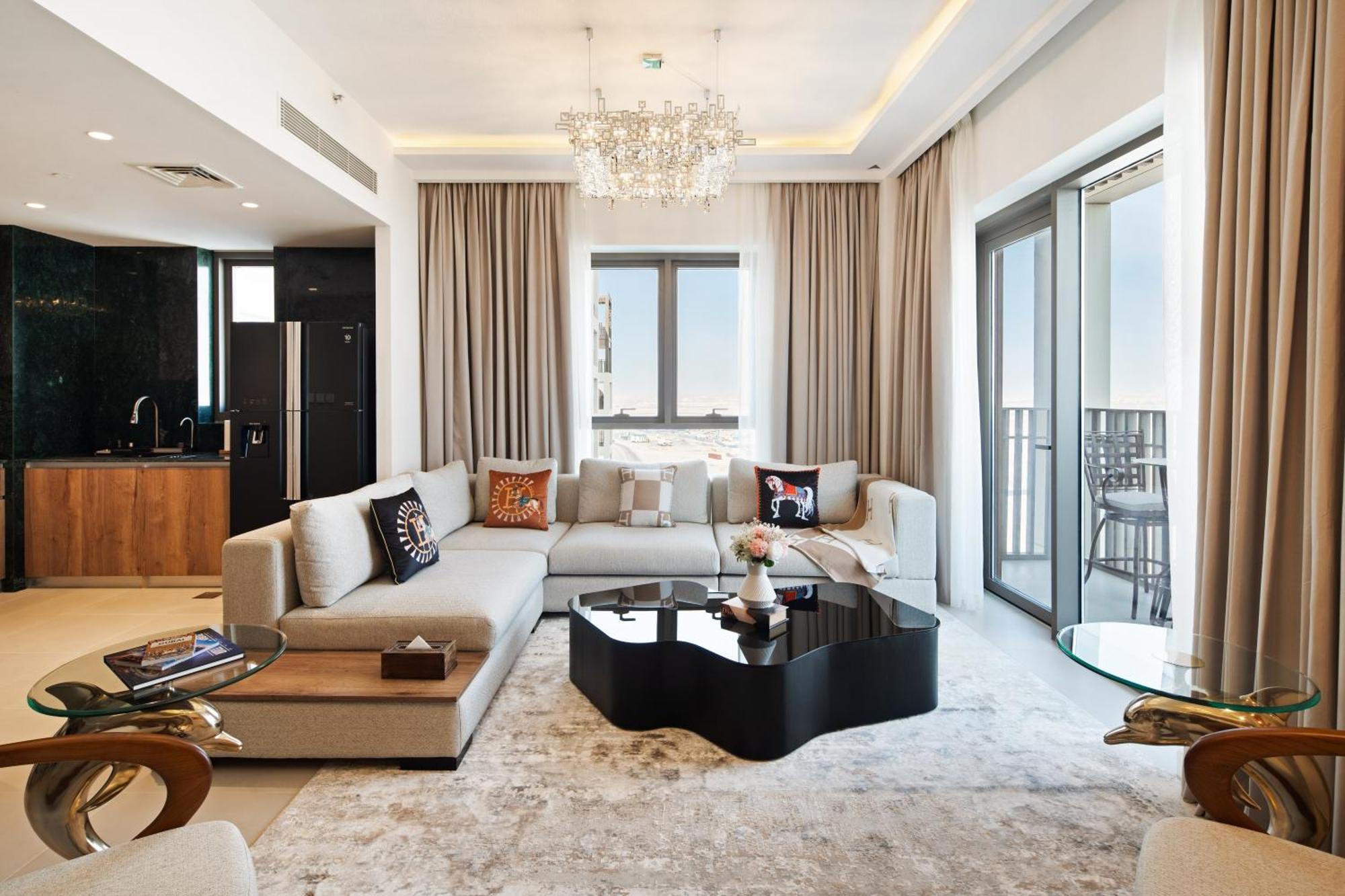 Family Friendly Luxurious Waterfront - By Dustay Dubai