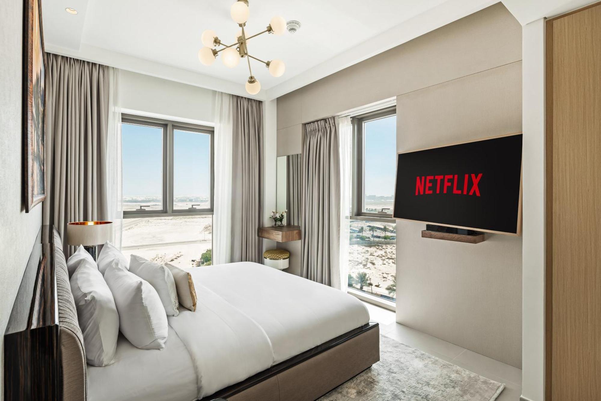 Family Friendly Luxurious Waterfront - By Dustay Apartment Dubai