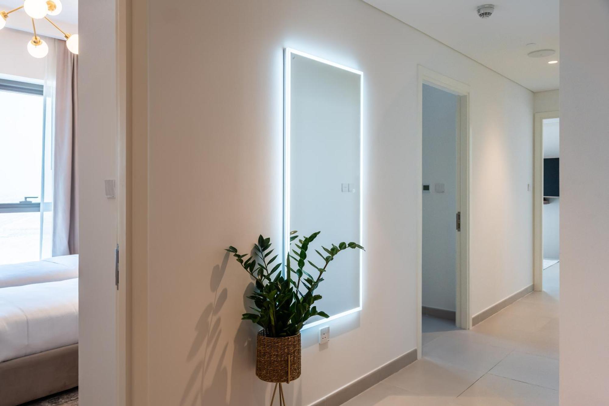 Family Friendly Luxurious Waterfront - By Dustay Dubai