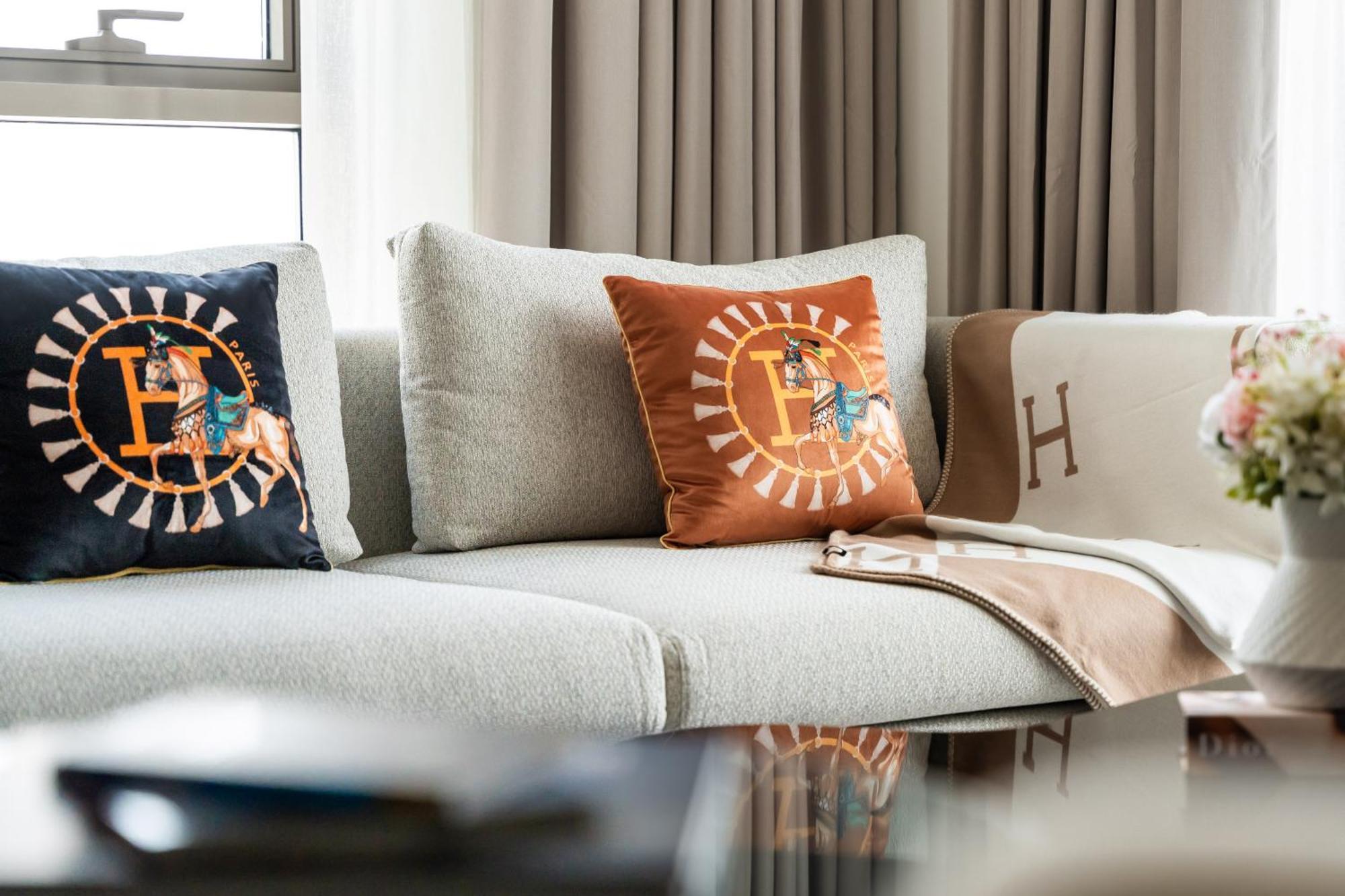 Family Friendly Luxurious Waterfront - By Dustay Dubai