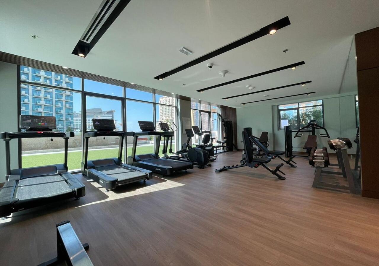 Greek Views 1 Bedroom Azizi With Terrace Dubai