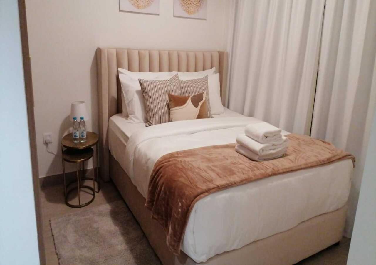 Apartment Greek Views 1 Bedroom Azizi With Terrace Dubai