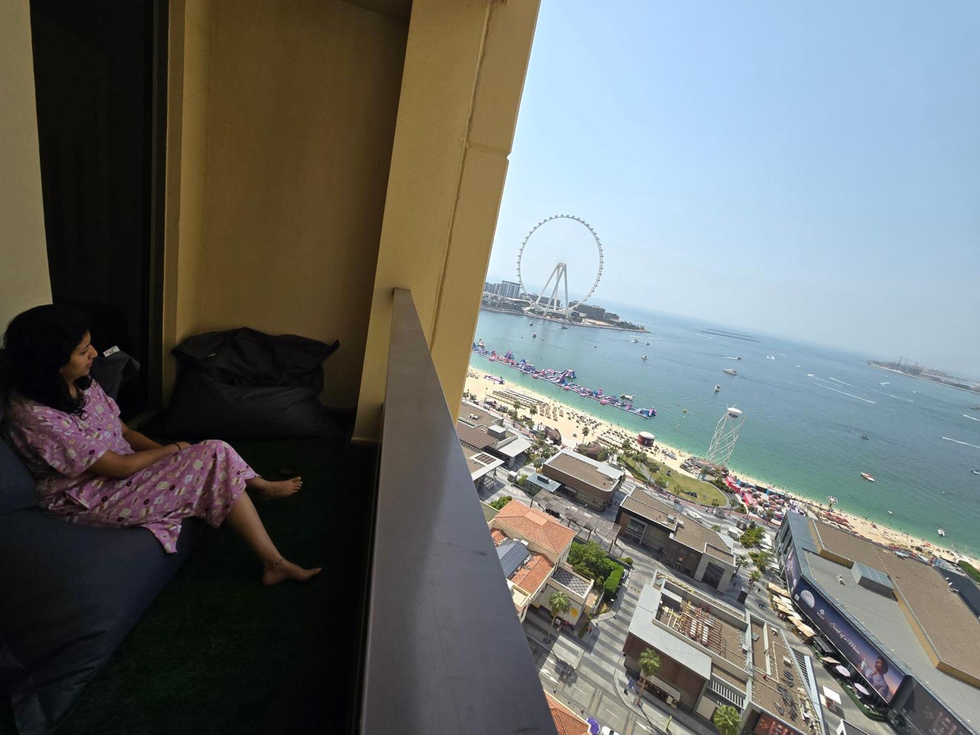 Hostel 1 World Property, Jbr, Award Winning Hostel, Coliving, Near Metro