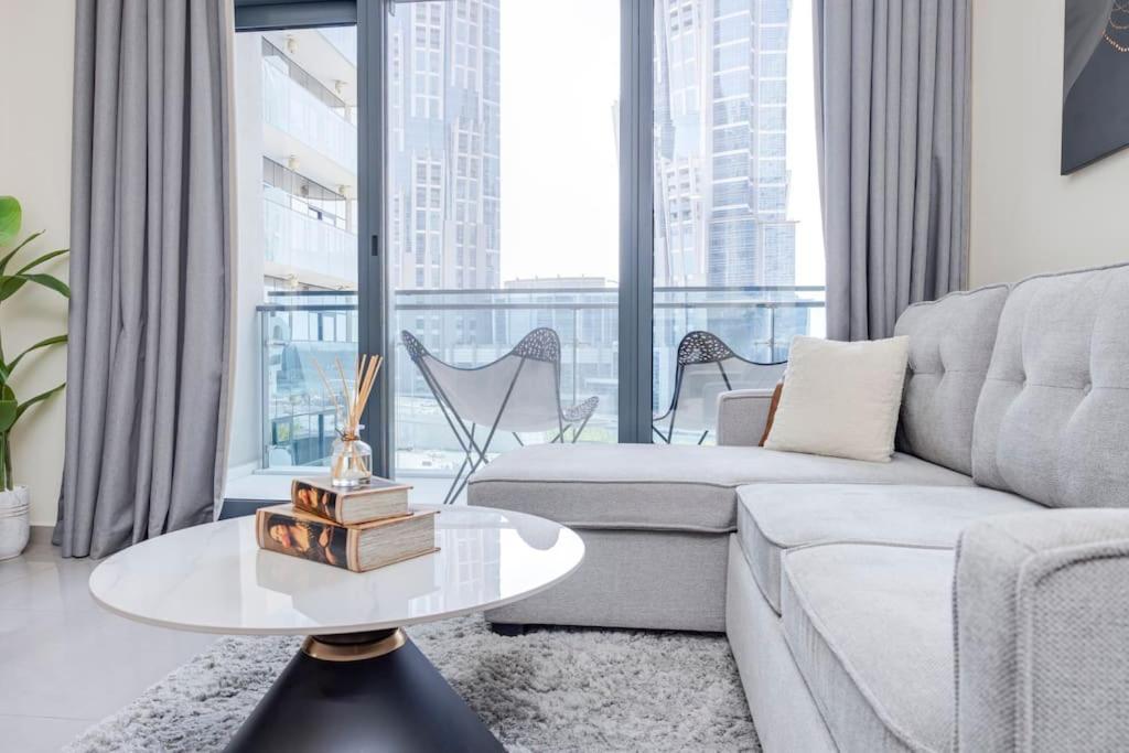 Chic 1br Getaway- 4min Walk To Business Bay Metro & 10min To Burj Khalifa Apartment Dubai