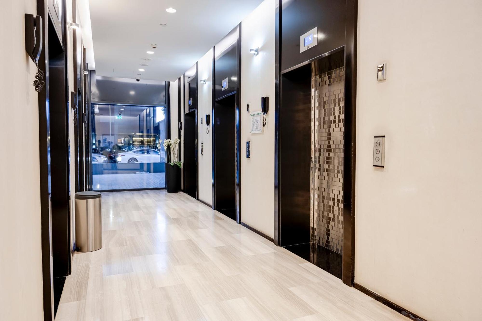 Chic 1br Getaway- 4min Walk To Business Bay Metro & 10min To Burj Khalifa *