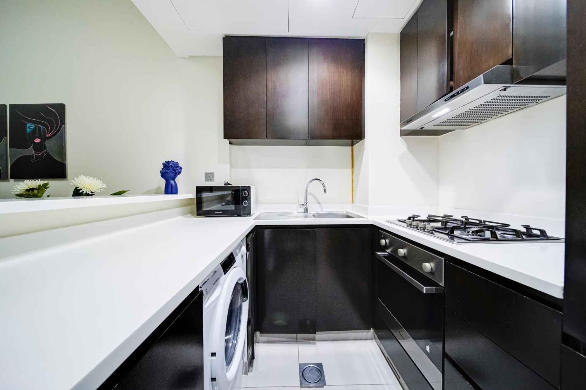 Apartment Chic 1br Getaway- 4min Walk To Business Bay Metro & 10min To Burj Khalifa *