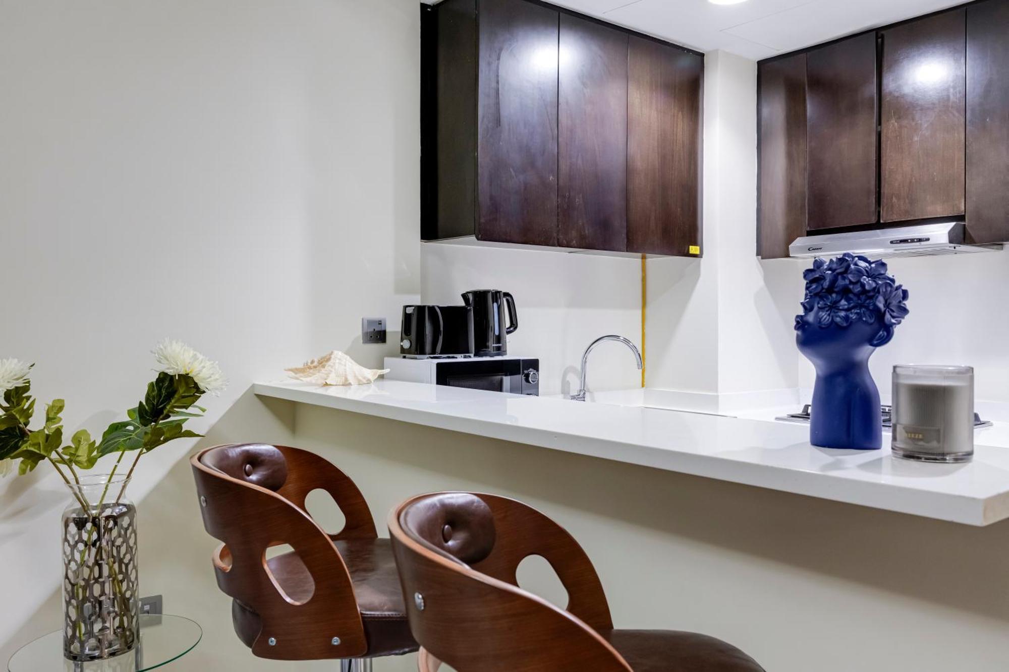 Chic 1br Getaway- 4min Walk To Business Bay Metro & 10min To Burj Khalifa Dubai