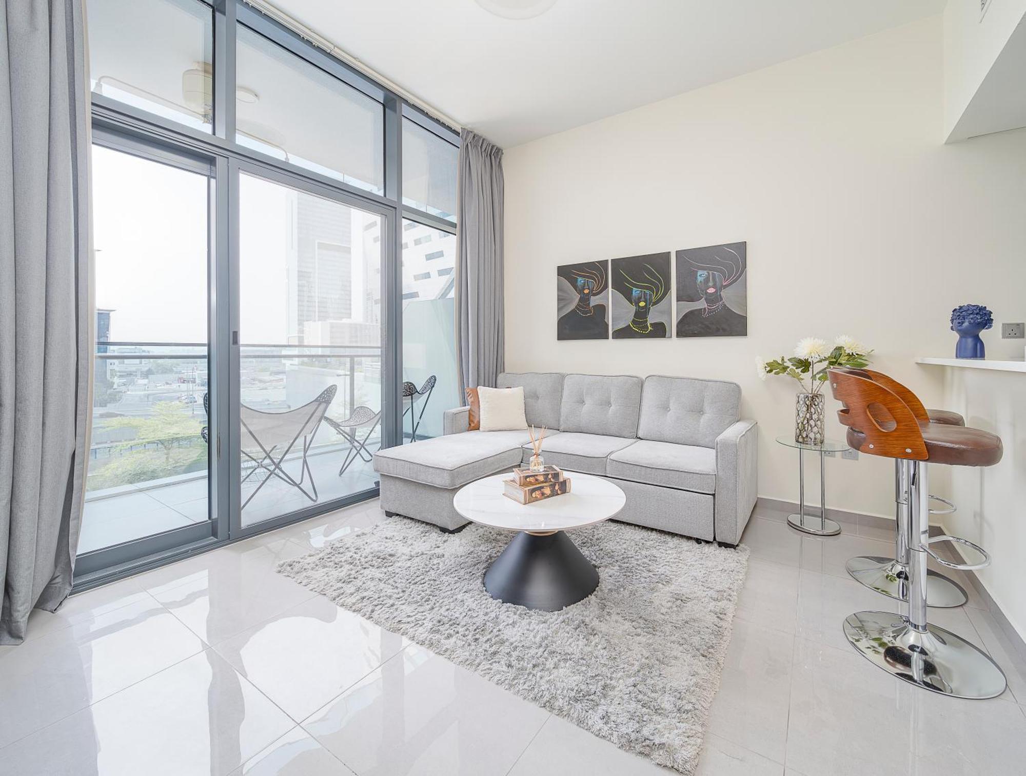 Chic 1br Getaway- 4min Walk To Business Bay Metro & 10min To Burj Khalifa Apartment *