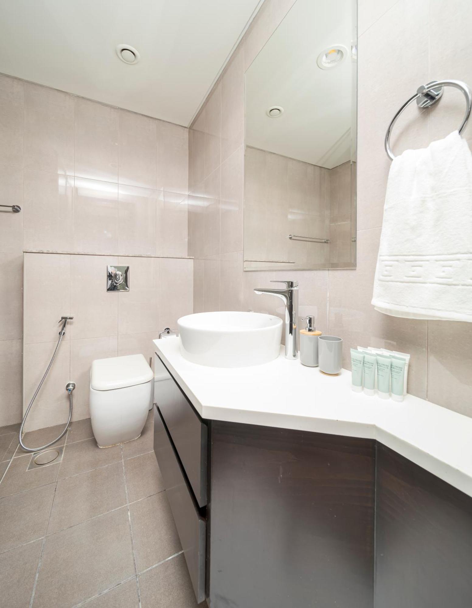 Apartment Chic 1br Getaway- 4min Walk To Business Bay Metro & 10min To Burj Khalifa *