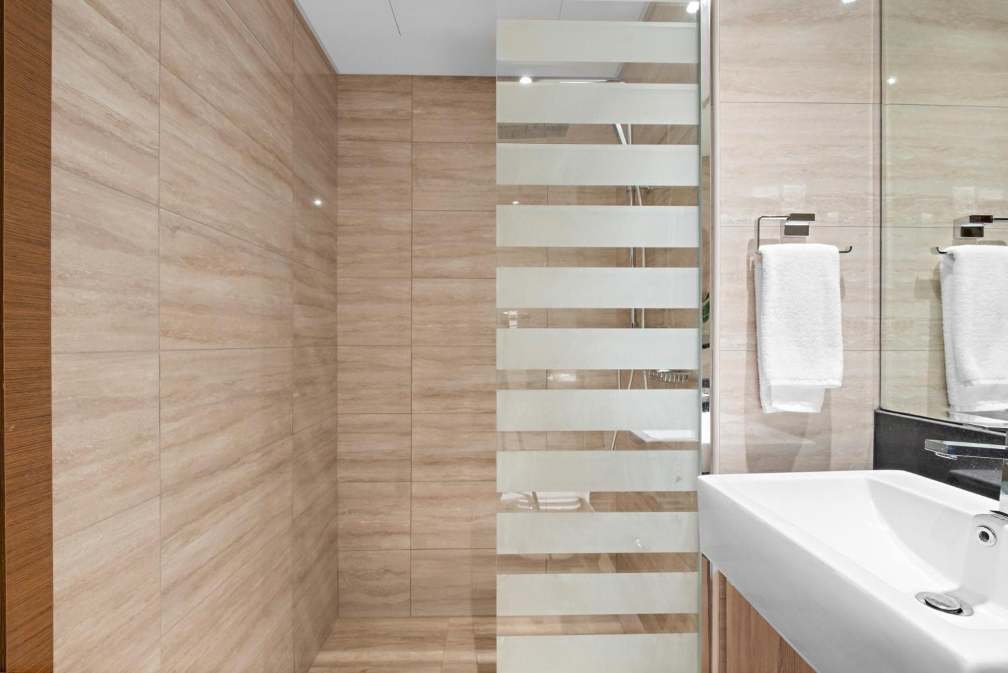 A-living Elegant 1br Near Mall & Burj Khalifa In Missoni Tower *
