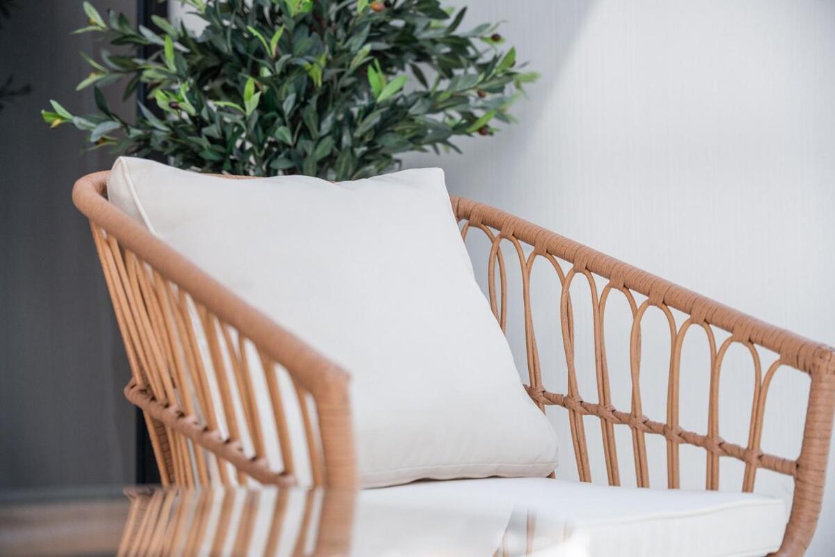 Utterly Breathtaking In Al Furjan Apartment