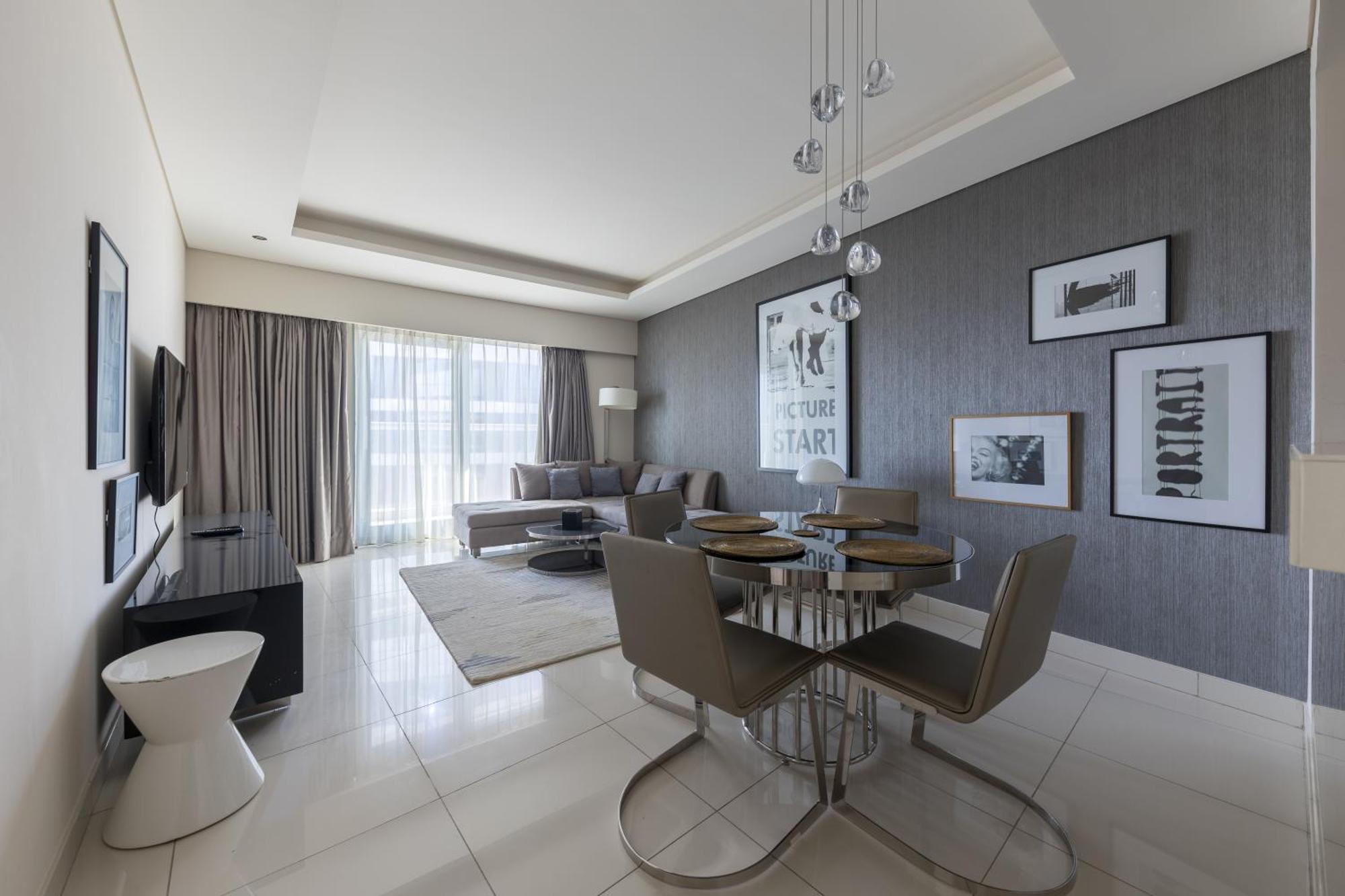 Apartment Cozy 1br With Balcony Great View, Damac Towers Dubai