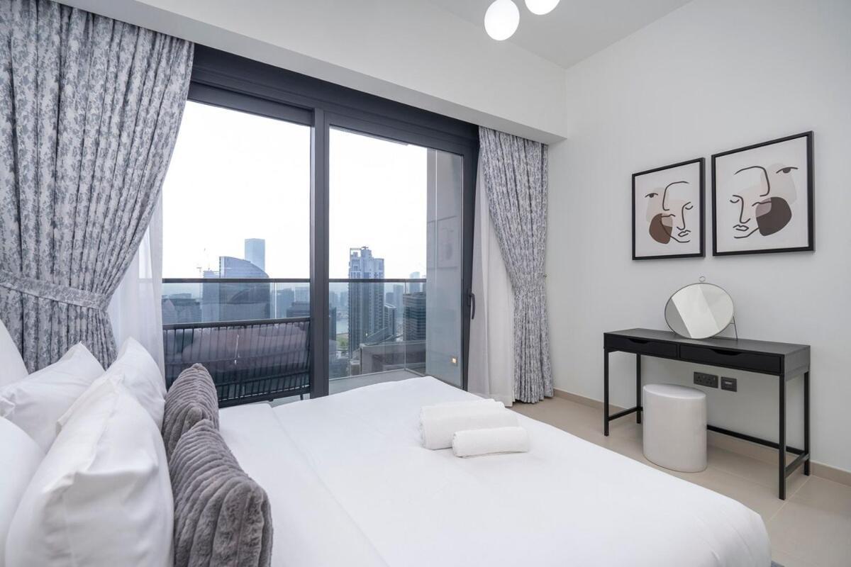 Gorgeous 2-bedroom In Downtown Dubai, Near Burj Khalifa! * Dubai