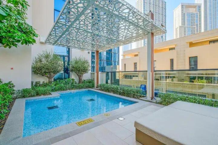 Gorgeous 2-bedroom In Downtown Dubai, Near Burj Khalifa! Apartment *