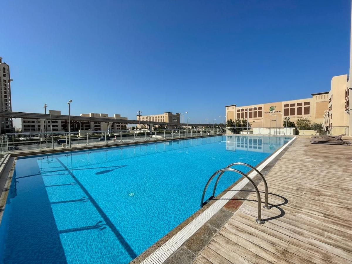Sleek Studio At Palm Jumeirah With Ocean Vibes Apartment Dubai