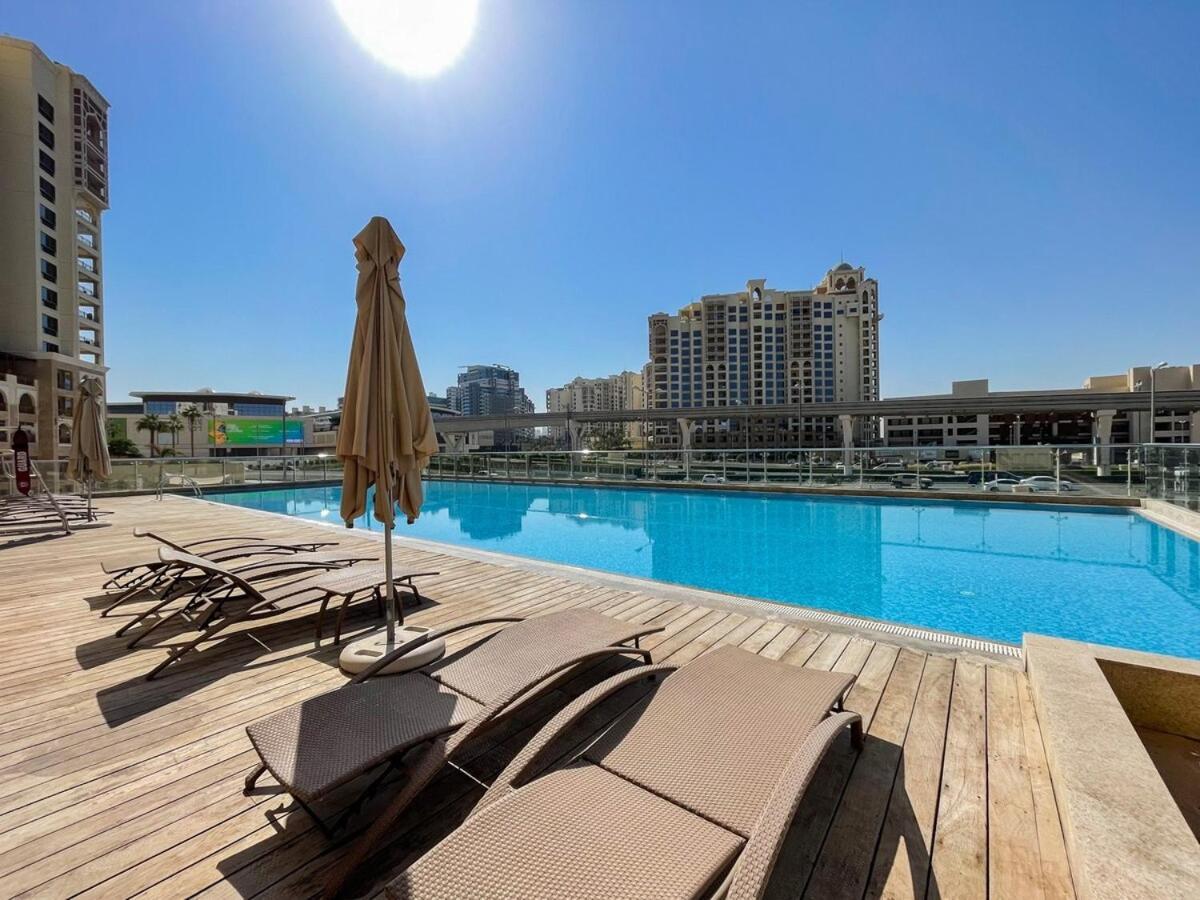 Apartment Sleek Studio At Palm Jumeirah With Ocean Vibes Dubai
