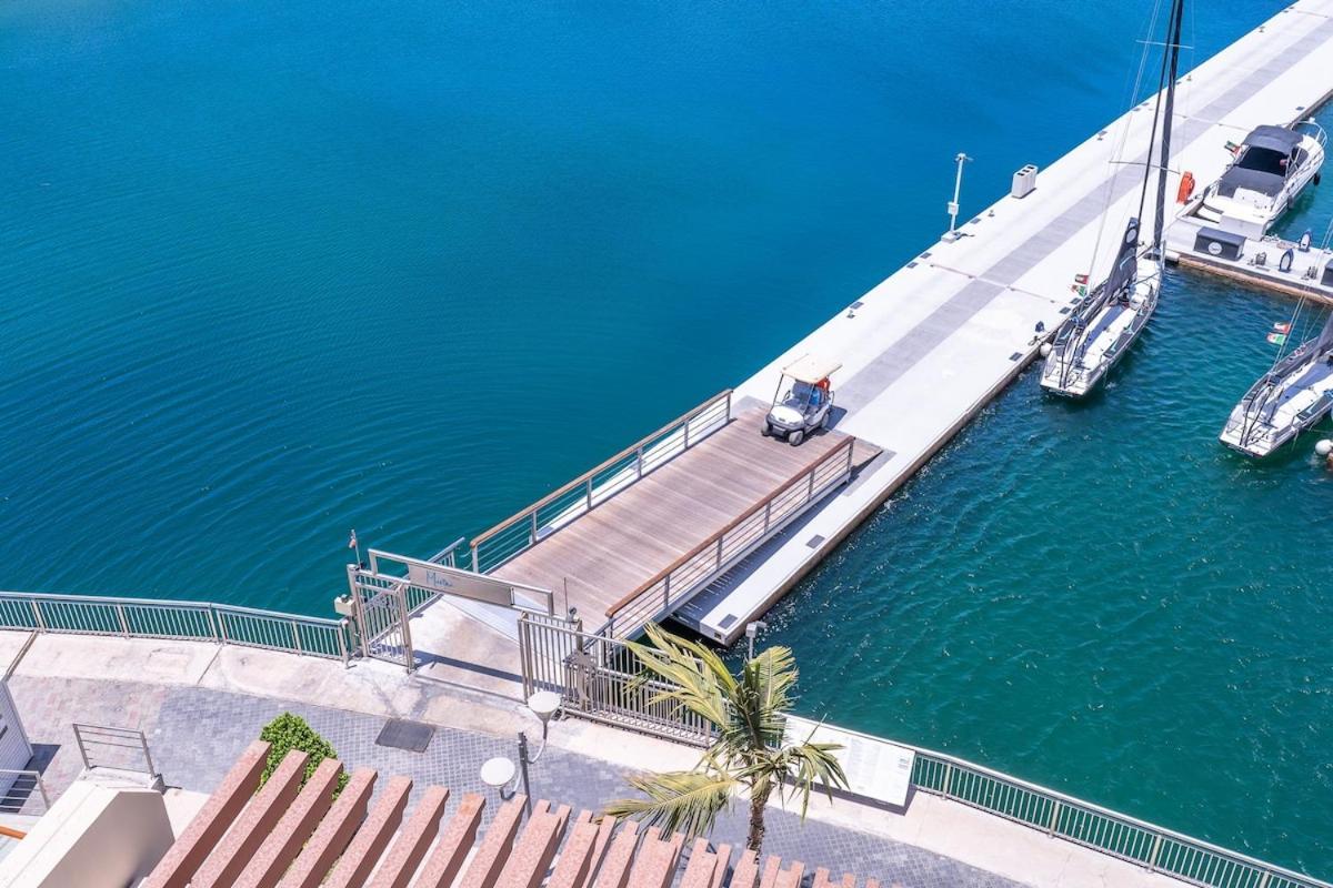 Sleek Studio At Palm Jumeirah With Ocean Vibes Apartment Dubai