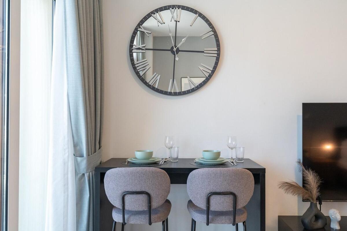 Apartment Sleek Studio At Palm Jumeirah With Ocean Vibes Dubai