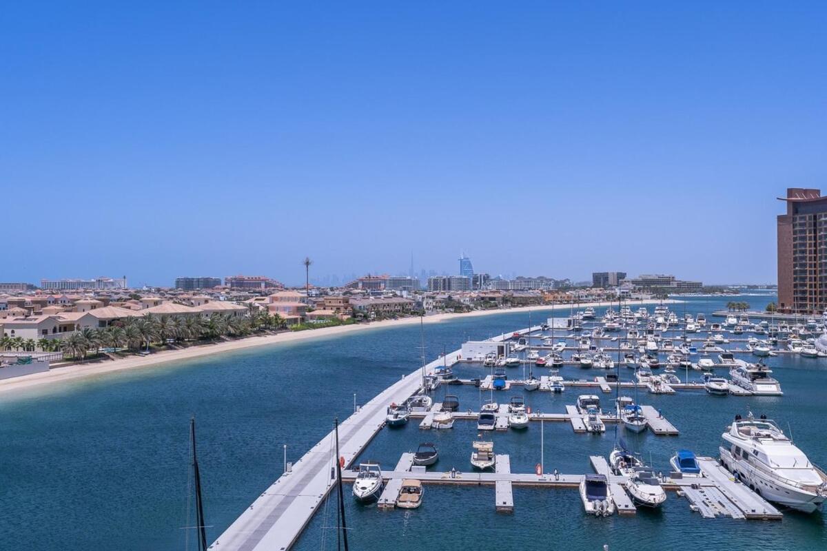 Sleek Studio At Palm Jumeirah With Ocean Vibes Dubai