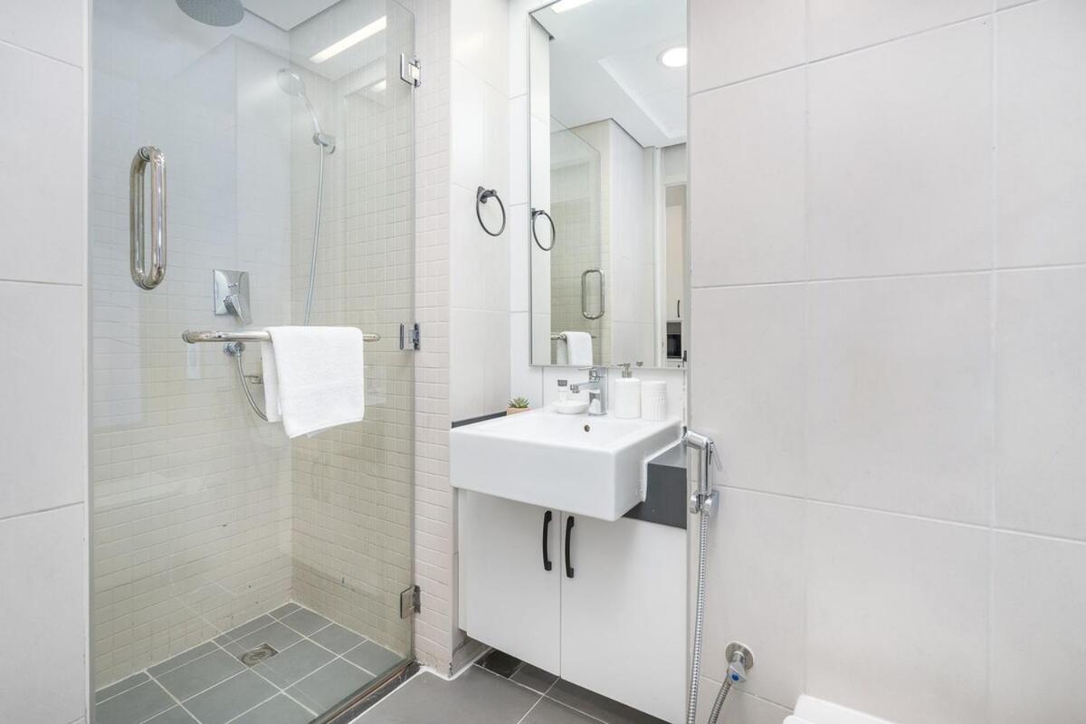 Apartment Sleek Studio At Palm Jumeirah With Ocean Vibes Dubai