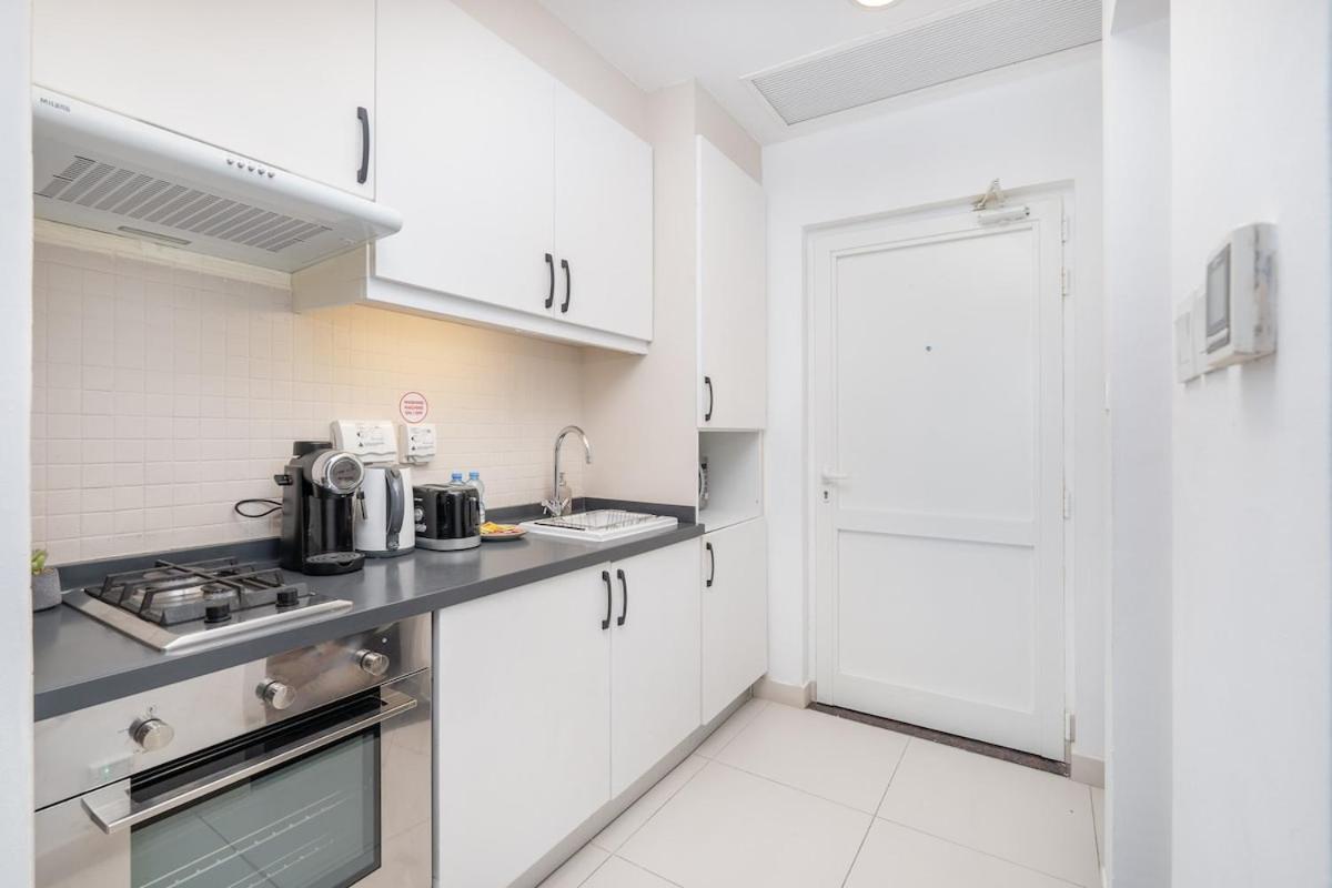 Apartment Sleek Studio At Palm Jumeirah With Ocean Vibes *