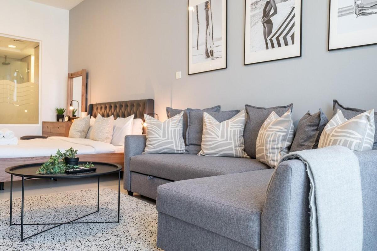 Sleek Studio At Palm Jumeirah With Ocean Vibes