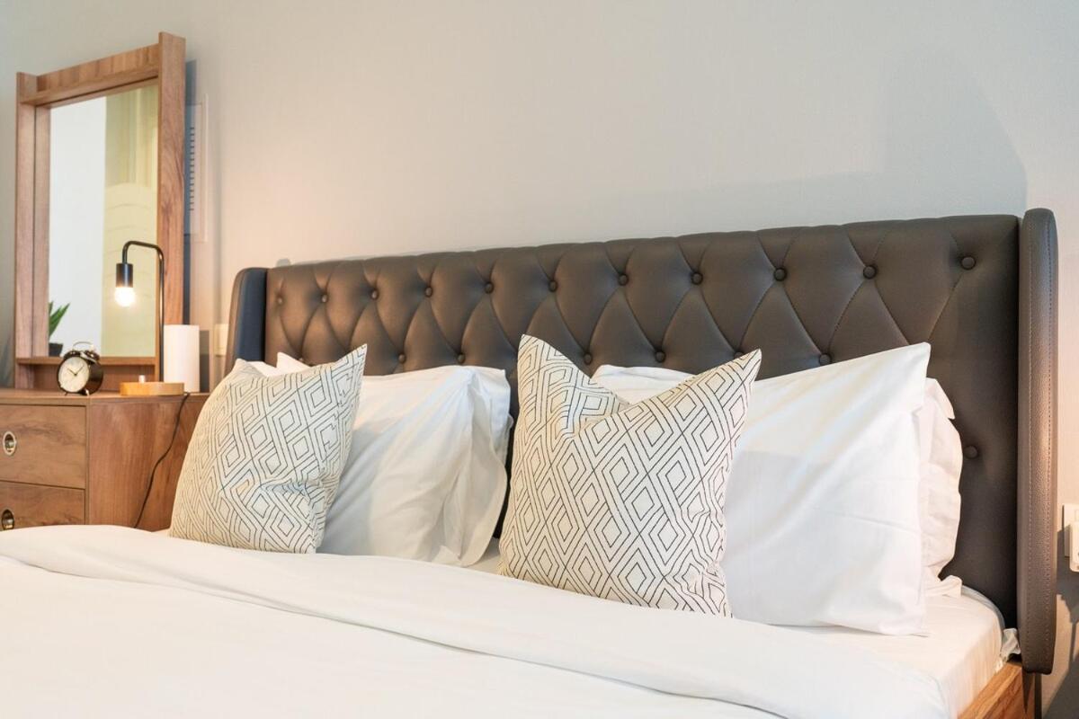 Sleek Studio At Palm Jumeirah With Ocean Vibes * Dubai
