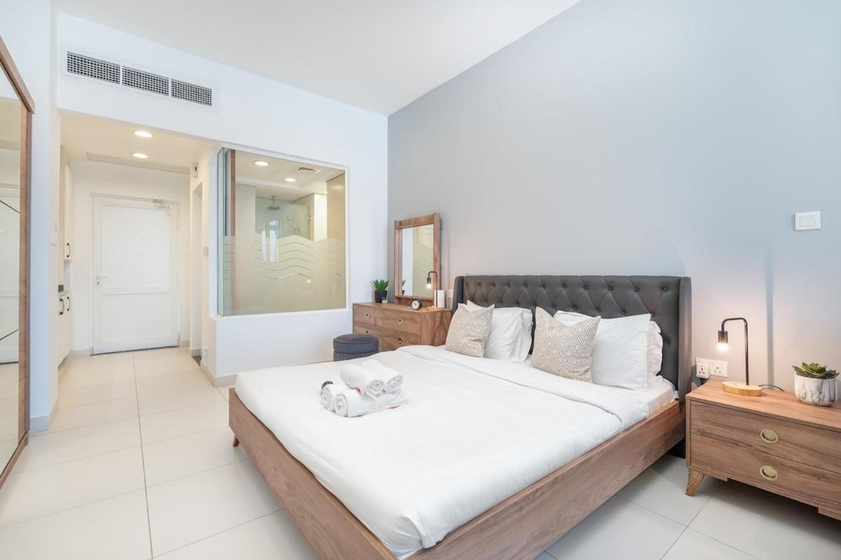 Sleek Studio At Palm Jumeirah With Ocean Vibes