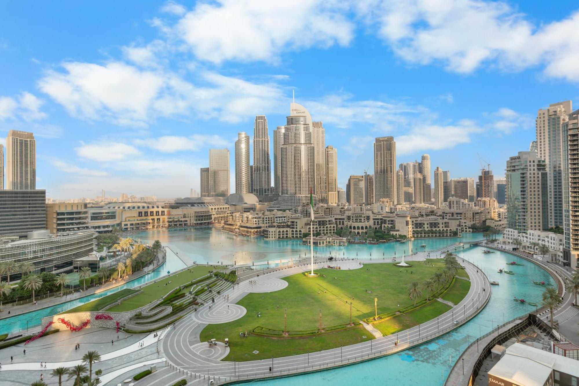 Elegant Retreat With Stunning Burj Khalifa Views Apartamento Dubai