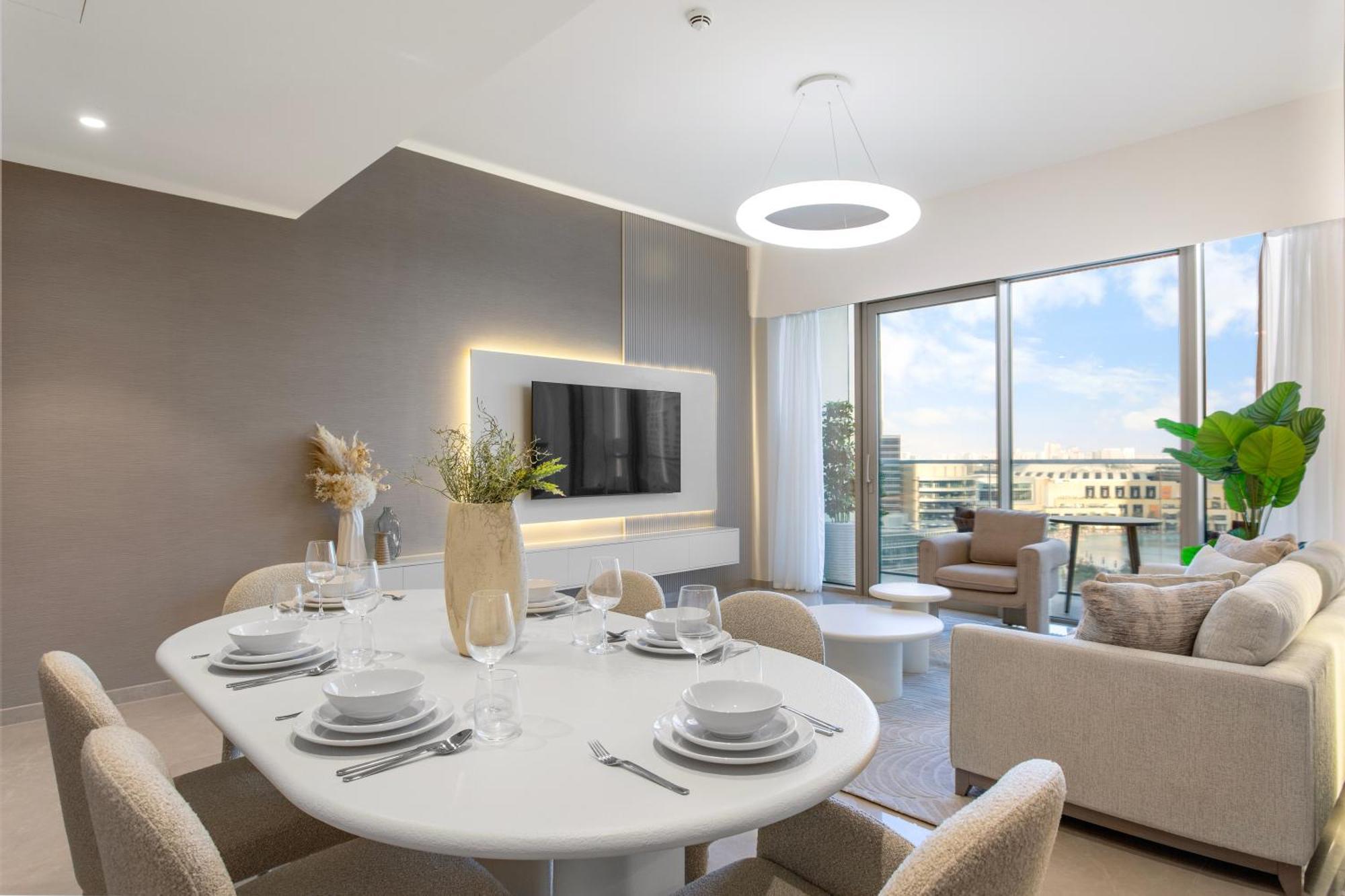 Elegant Retreat With Stunning Burj Khalifa Views Apartamento