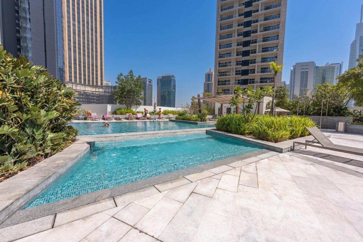 Elegant 1-bedroom With Skyline Views In Marina Apartment *