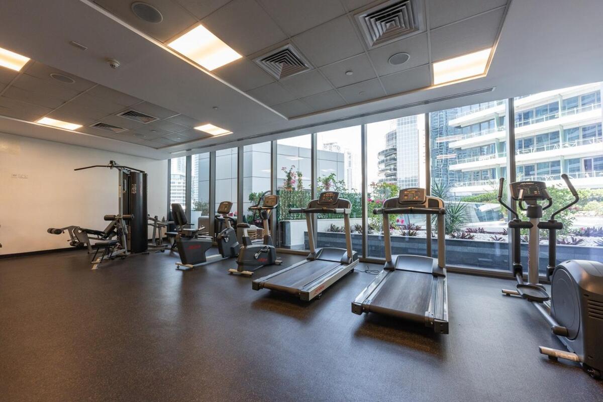 Apartment Elegant 1-bedroom With Skyline Views In Marina Dubai